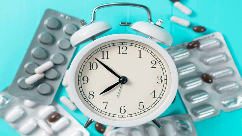 Thuốc kháng sinh uống cách nhau mấy tiếng?