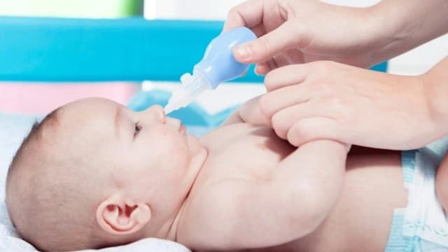 Trẻ em bị nghẹt mũi khó thở khi ngủ phải làm sao?