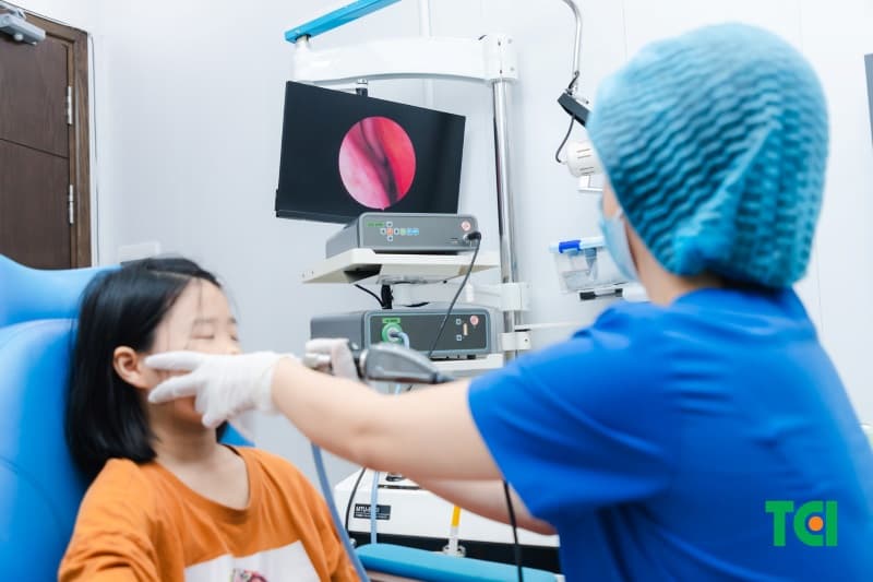 trẻ em bị nghẹt mũi khó thở khi ngủ