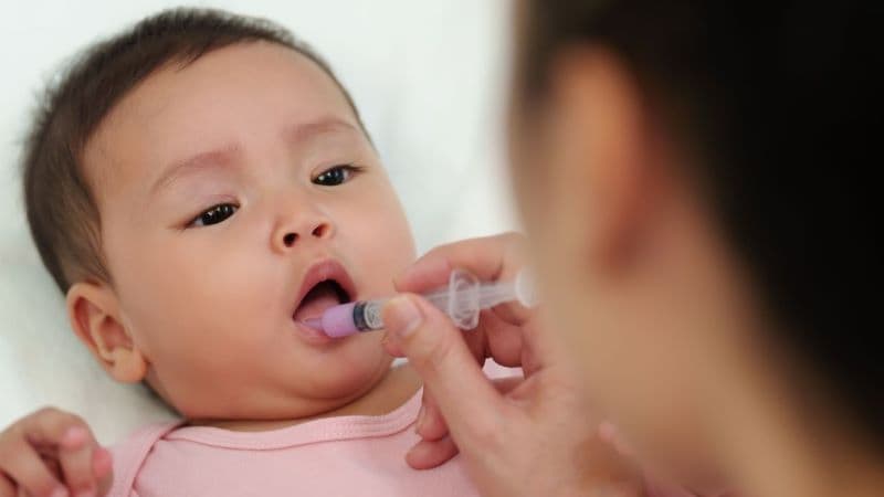 trẻ uống kháng sinh 3 ngày có được không