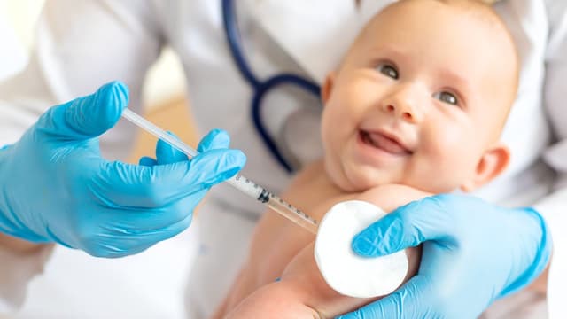 Có nên tiêm viêm màng não mô cầu BC không? Tiêm mấy mũi?