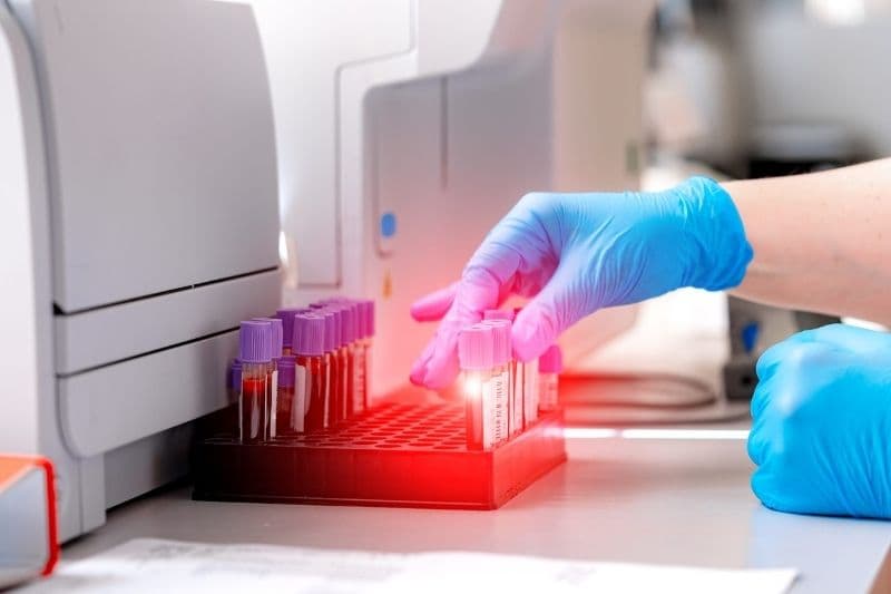 bệnh ung thư vú do đột biến gen