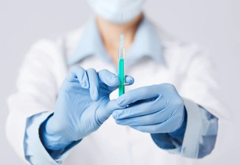 phẫu thuật móng chọc thịt