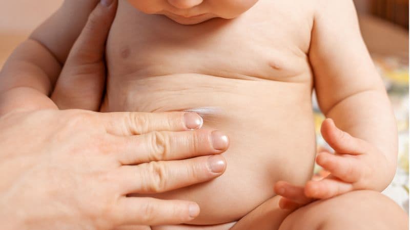 không có hậu môn bẩm sinh