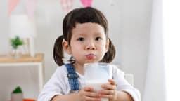 Cách dùng sữa công thức cho trẻ bị rối loạn tiêu hóa