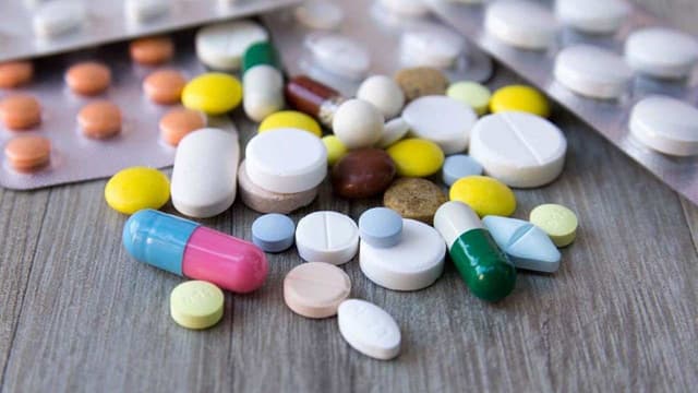 Các thuốc điều trị sán lá gan lớn