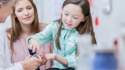 Bệnh tiểu đường loại 1 ở trẻ em: Triệu chứng và nguyên nhân