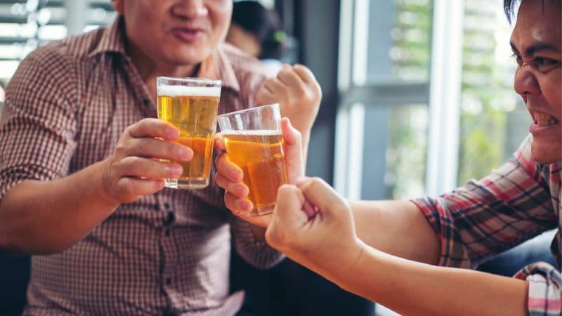 uống rượu nhiều có hại thận không