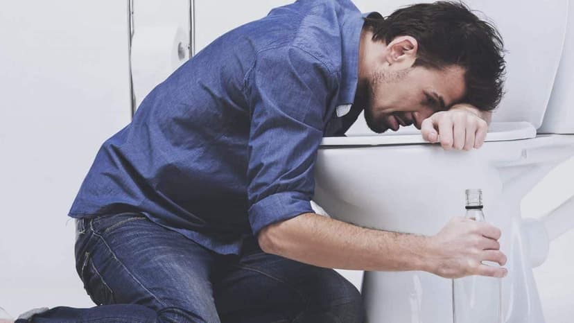 Uống rượu nôn nhiều phải làm sao?