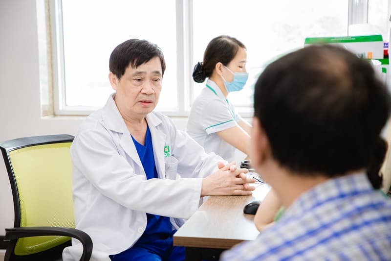 khám bệnh cho người cao tuổi