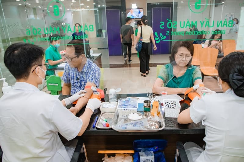 xét nghiệm máu cho người cao tuổi