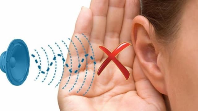 Dấu hiệu bị điếc 1 tai điển hình