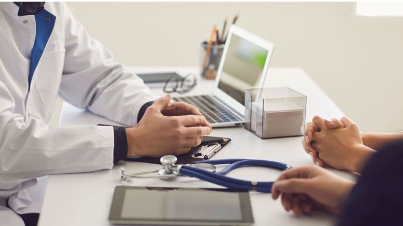 ngày rụng trứng ra chất nhầy màu nâu