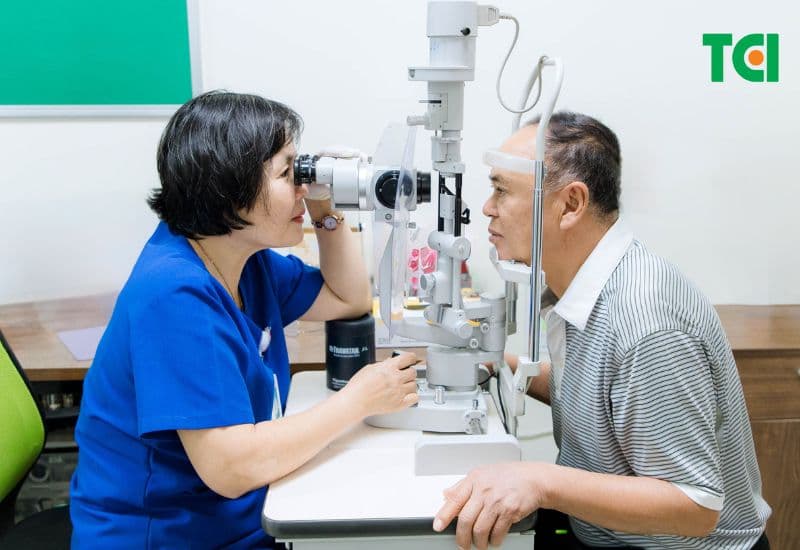 đục thủy tinh thể giai đoạn đầu