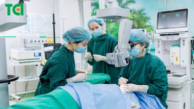 Khi nào cần mổ đục thủy tinh thể?