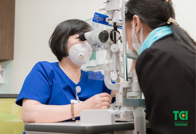 kiêng gì sau khi mổ đục thủy tinh thể