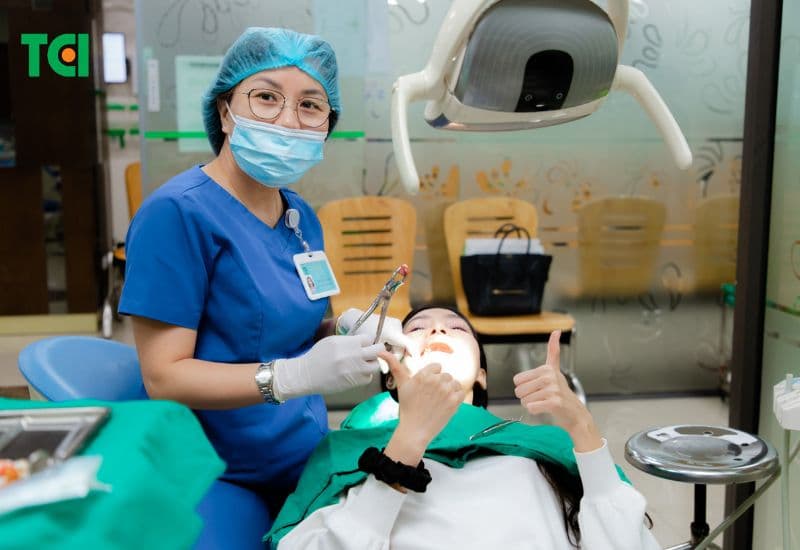 răng bị xô lệch do răng khôn