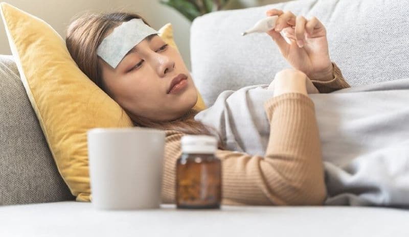 sốt nóng lạnh đau đầu đau cơ