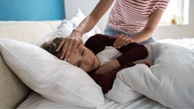 Sốt nóng lạnh đau đầu tiêu chảy là bệnh gì?