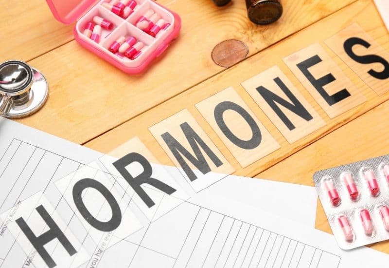 tăng tiết mồ hôi sau sinh