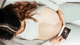 Thai nhi 22 tuần tuổi phát triển như thế nào là bình thường?