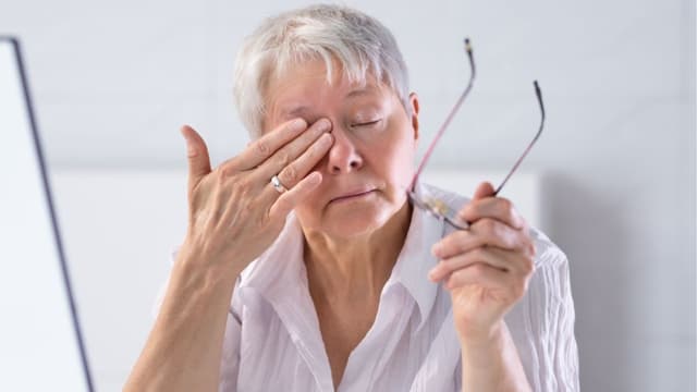 Thay thủy tinh thể được bao lâu?