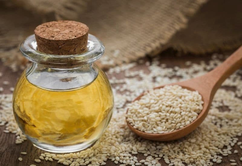 bé 6 tháng ăn dầu mè được không