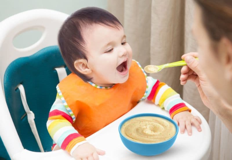 bé 6 tháng ăn dầu mè được không