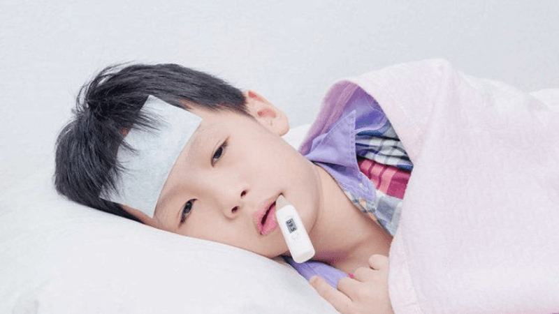 cách sơ cứu trẻ sốt cao co giật