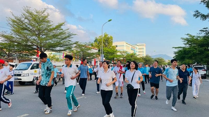 đi bộ có tăng chiều cao không