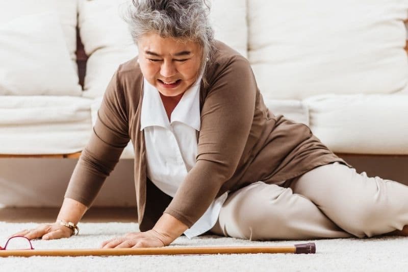 Loãng xương cấp độ 4 là giai đoạn nặng nhất của bệnh, khi mật độ xương suy giảm nghiêm trọng và nguy cơ gãy xương tăng cao rõ rệt.