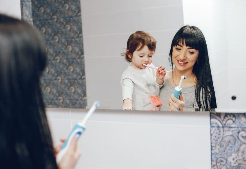 răng sữa bị sâu có nên nhổ