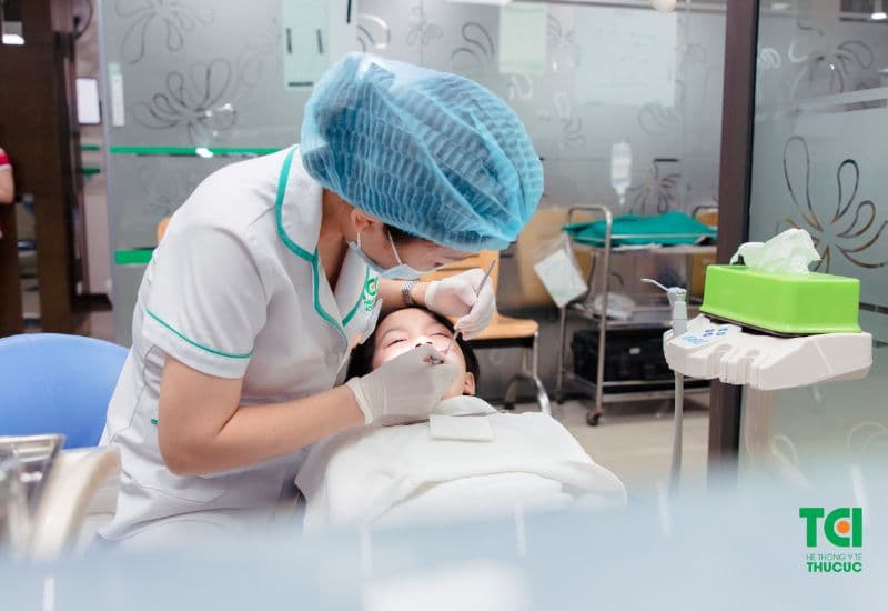 răng sữa bị sâu có nên nhổ