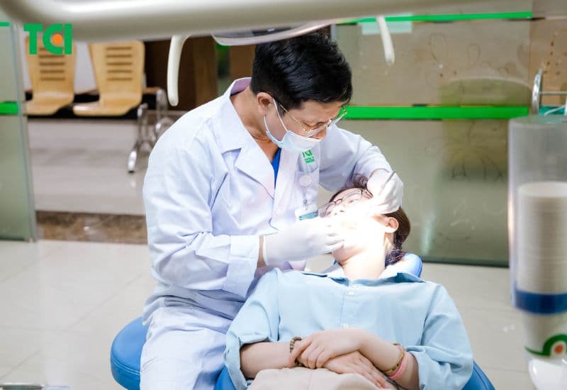 sau khi đặt thuốc diệt tủy răng bị nhức