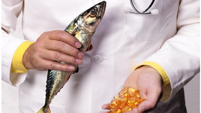 Có nên uống dầu cá trước khi ngủ? Uống dầu cá vào thời điểm nào là tốt nhất?