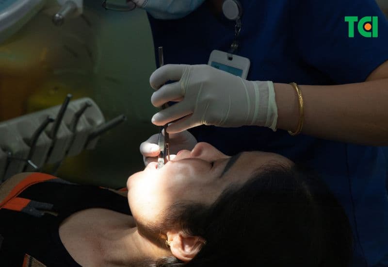 viêm tủy răng gây hôi miệng