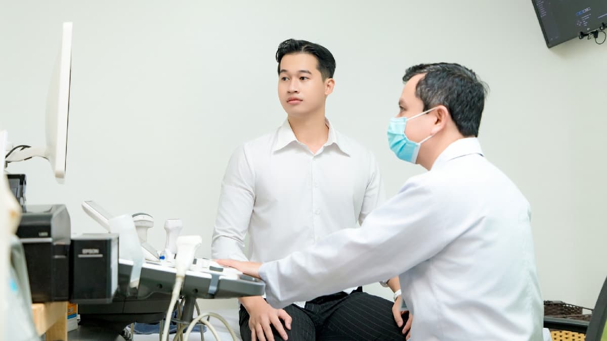 Khám tiền hôn nhân có khám tinh hoàn không?