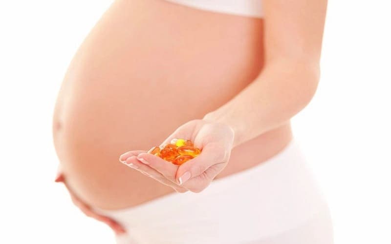 bầu uống dầu cá được không