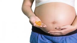 Bà bầu uống dầu cá được không?