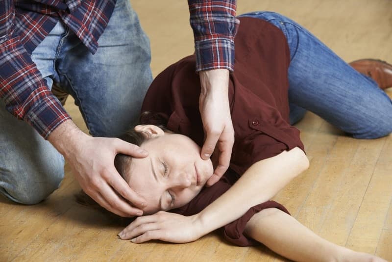 nguyên nhân co giật ở người lớn