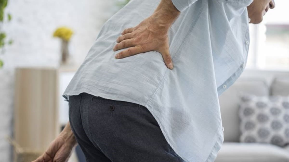 Biểu hiện bệnh đau lưng ở người trung niên