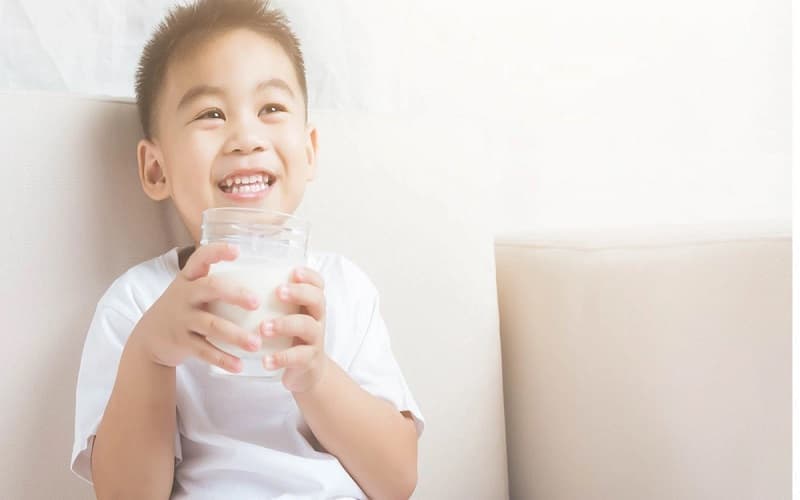 dị ứng đạm bò uống sữa dê được không