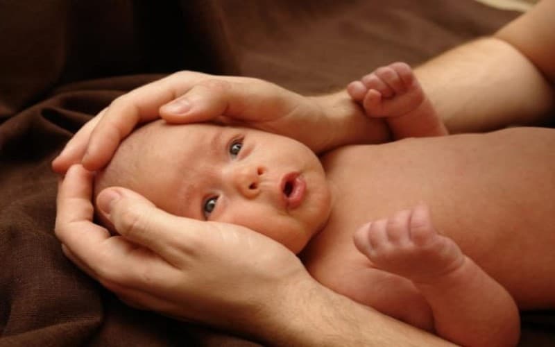 trẻ em bị co giật nhưng không sốt
