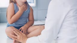 Dấu hiệu u tuyến giáp ở trẻ