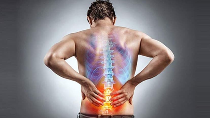 Đau lưng phía sau phổi, vì sao?