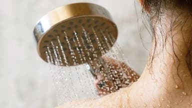 Bị dị ứng có kiêng nước không
