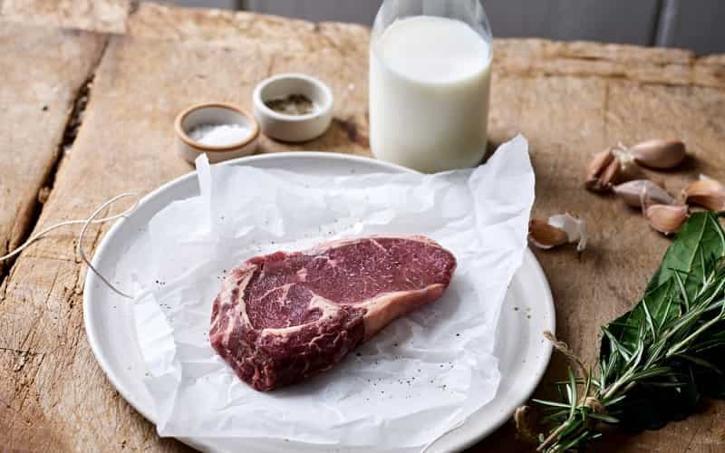 dị ứng đạm bò có ăn được thịt bò không