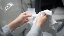 Giặt chung máy giặt có lây bệnh lậu không?