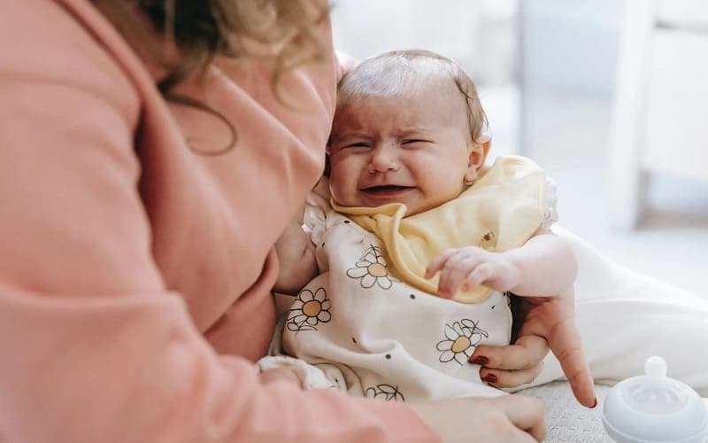 dấu hiệu dị ứng đạm bò ở trẻ sơ sinh