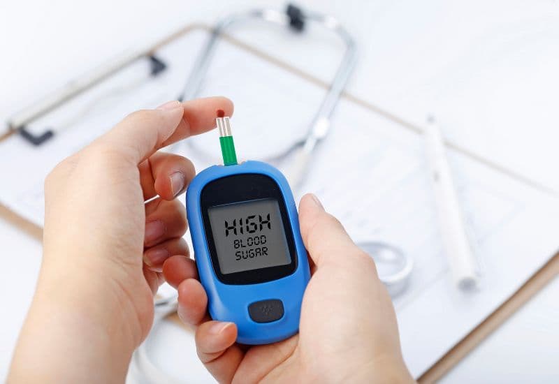 không nên trồng răng implant